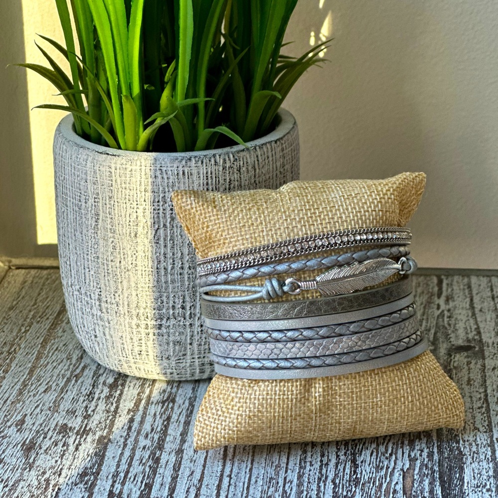 Vegan Leather Cuff Wrap Bracelet (Gray)